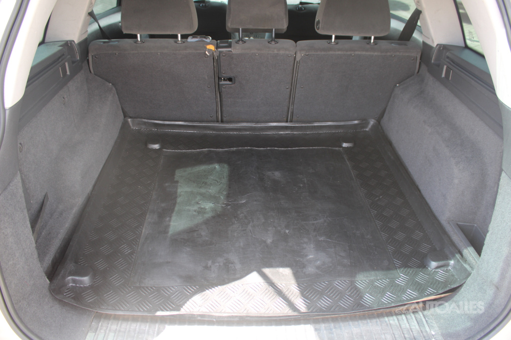 Opel Astra Caravan 1,9CDTi 88 kW - 10