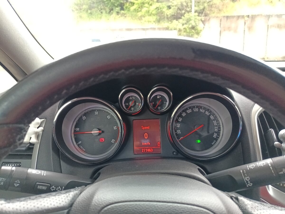 Opel Astra J 1,7CDTi - 10