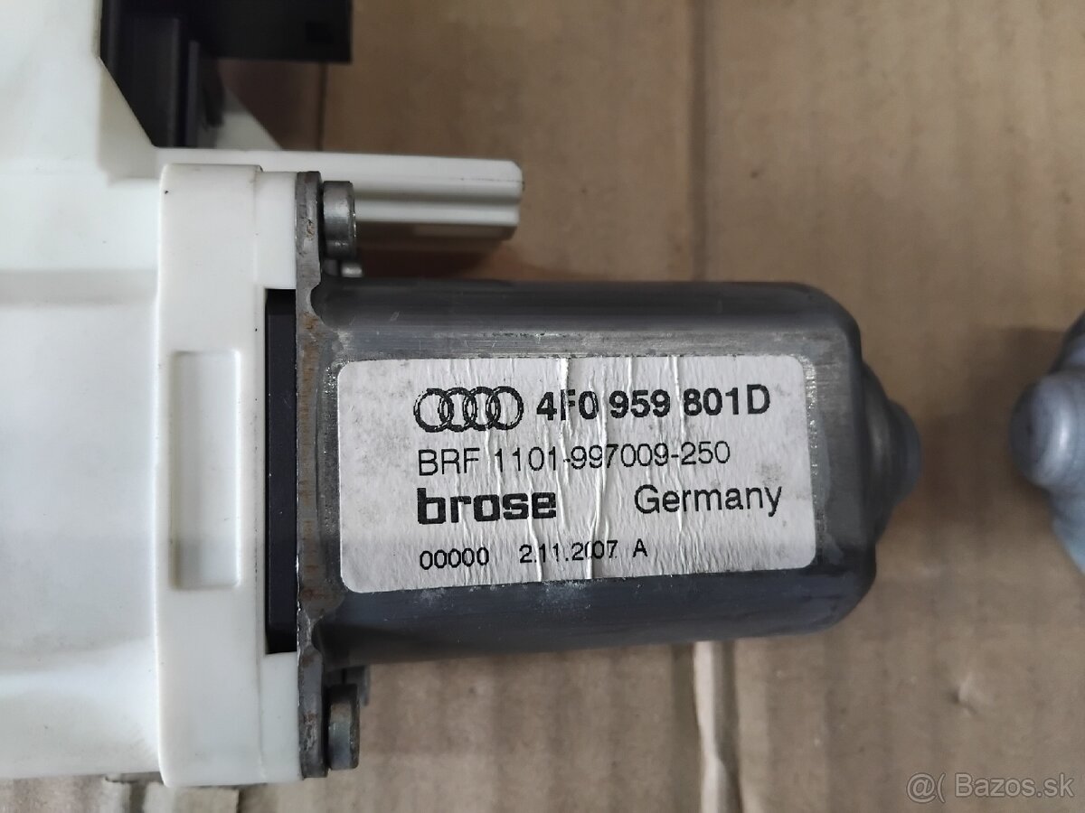 dvere spolujazdca Audi A5 8T - LY7G - 10