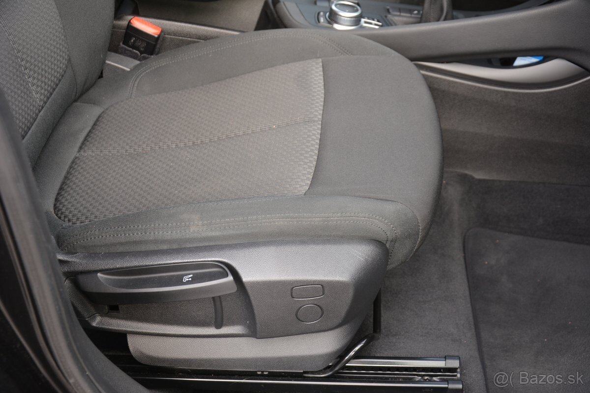 BMW X1 2018 1.50 D 316sD - 10