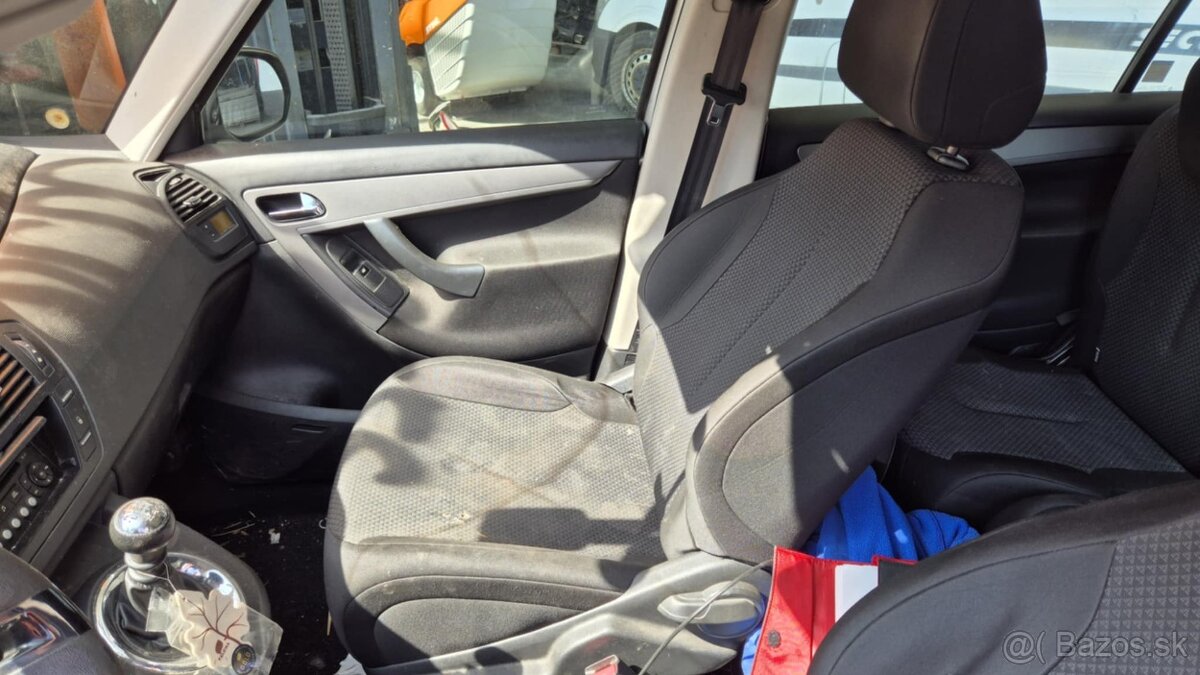 Citroen C4 Picasso 1,6HDI 82kw kód motora: 9HR - 10