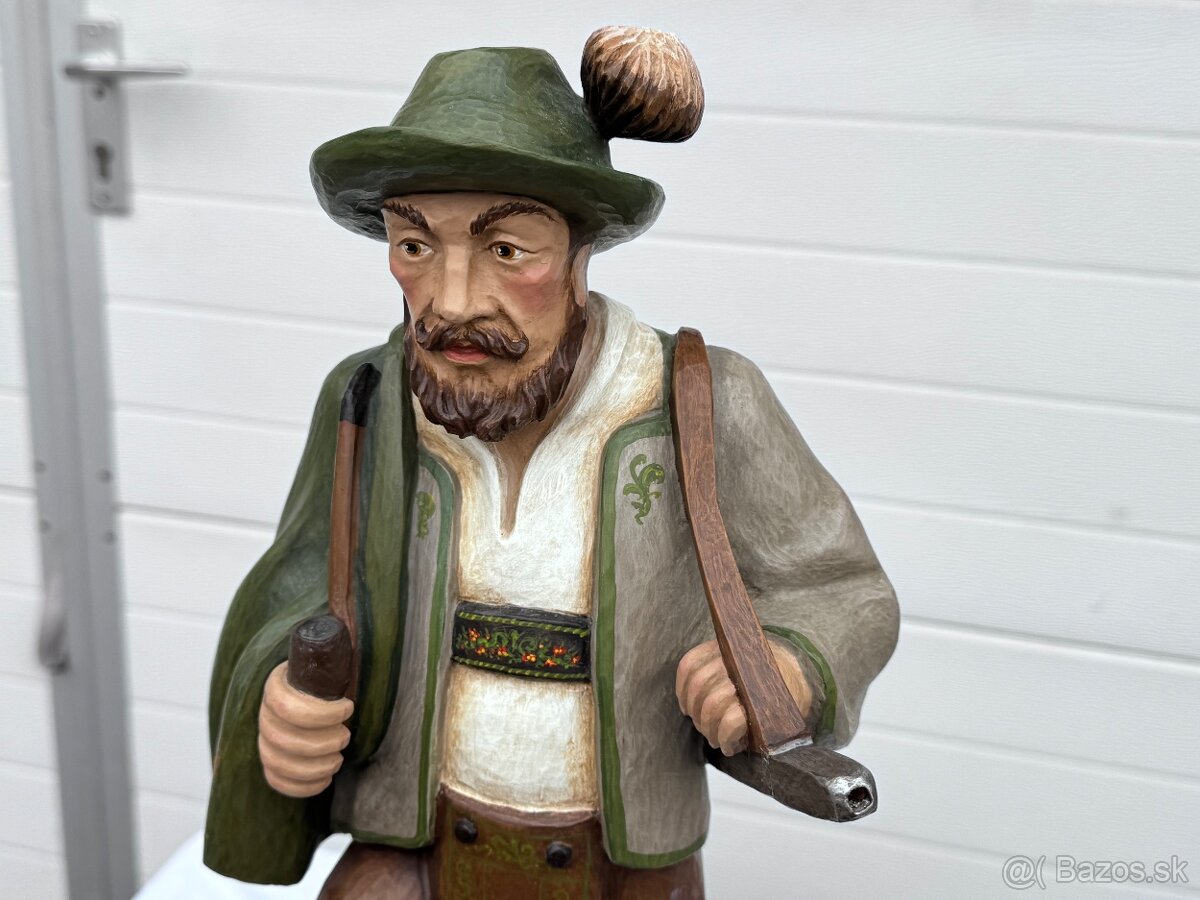 Parádní velká dřevěná socha myslivec - 10