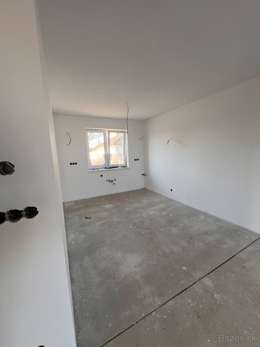 Exkluzívne na predaj: Moderný 4-izbový bungalov - 10