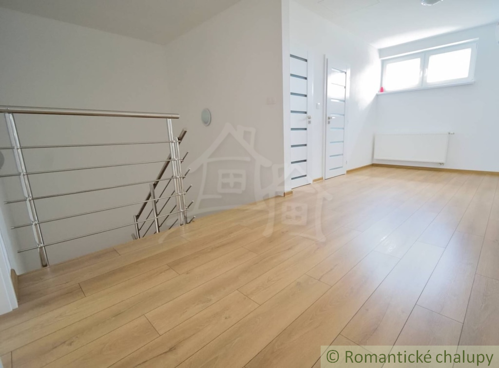 Novostavba štvorizbového rodinného domu s garážou v radove - 10