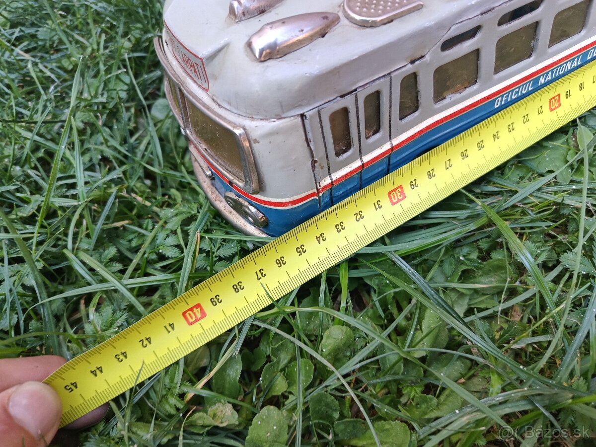 Starožitný plechový autobus CARPATI - 10