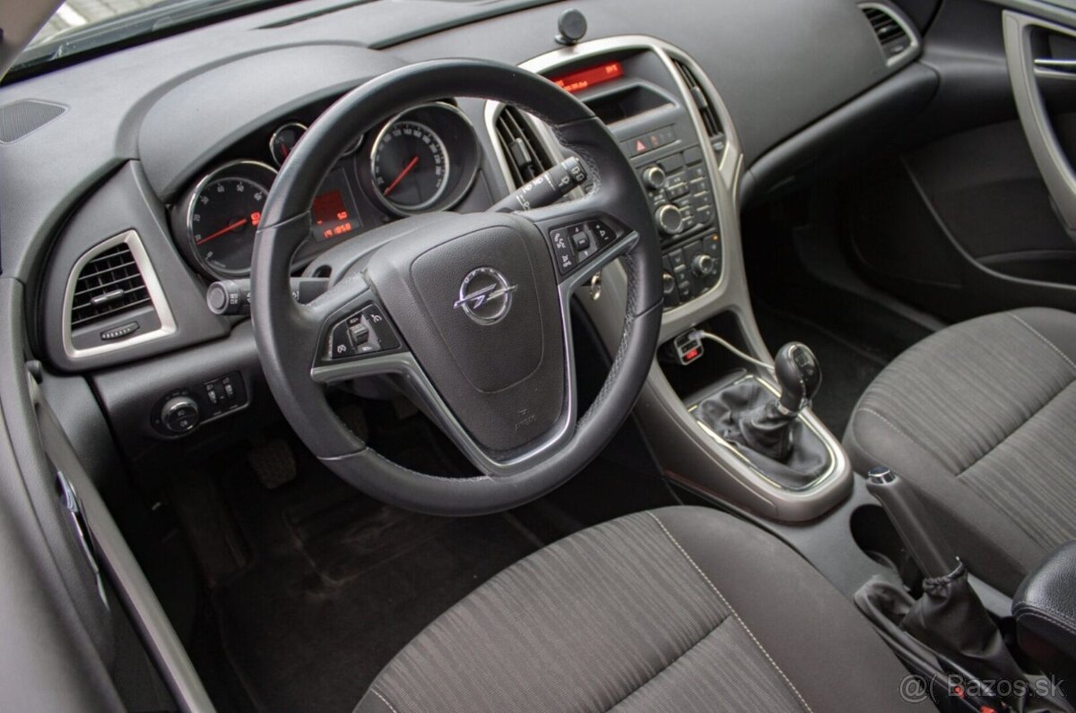 Opel Astra J 1.4 74 kW - 10