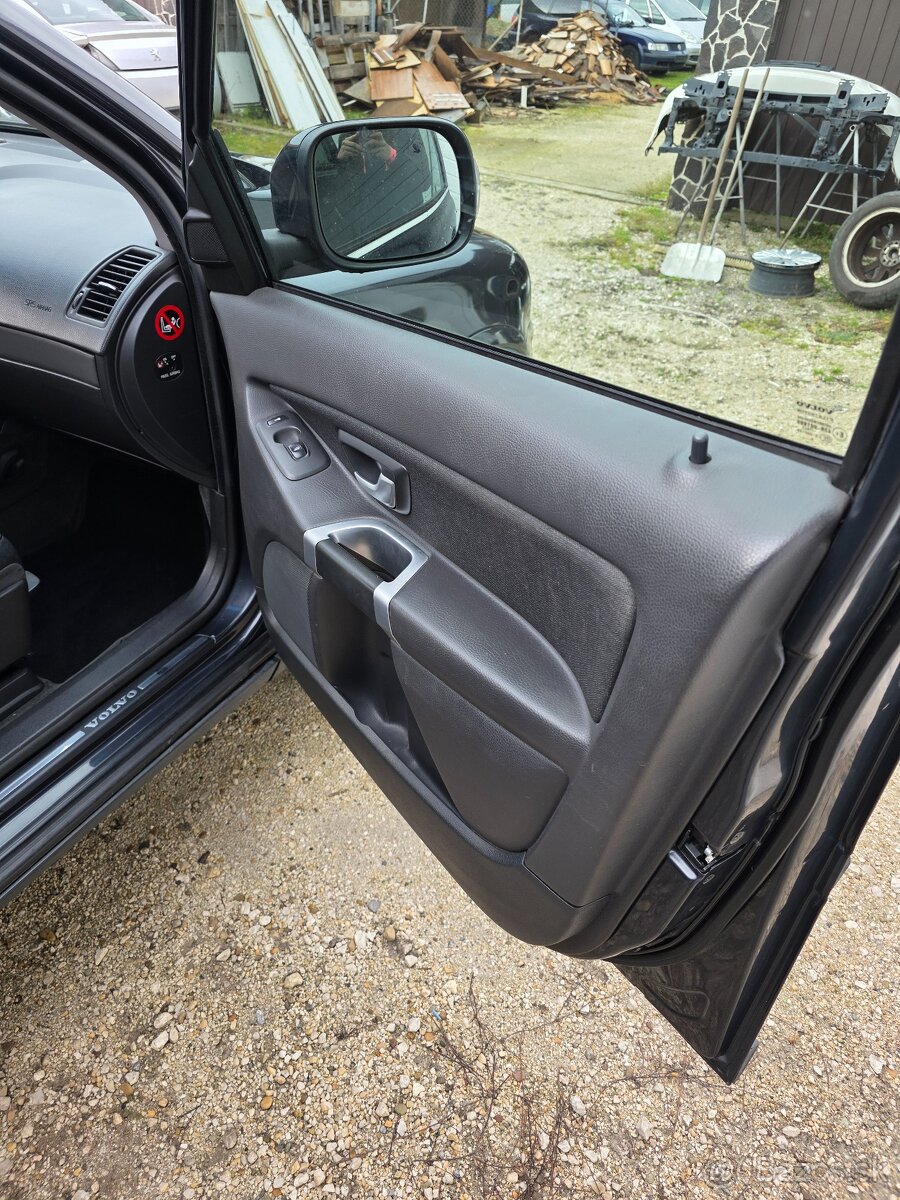 Volvo Xc 90 2.4d5 rok 2010 - 10