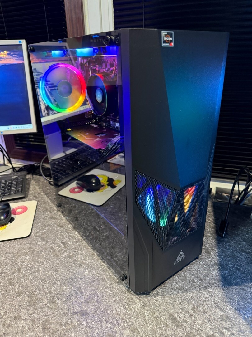 Herný počítač Ryzen 3 4100 / 8 GB / RX 570 4 GB / 250gb SSD - 10