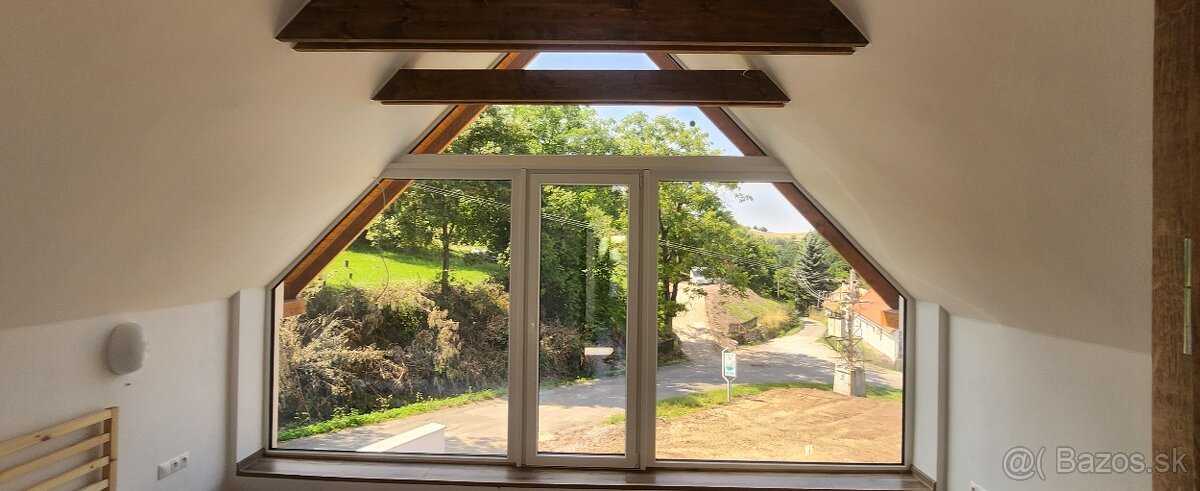 Moderná rekreačná novostavba vo vidieckom štýle - 10