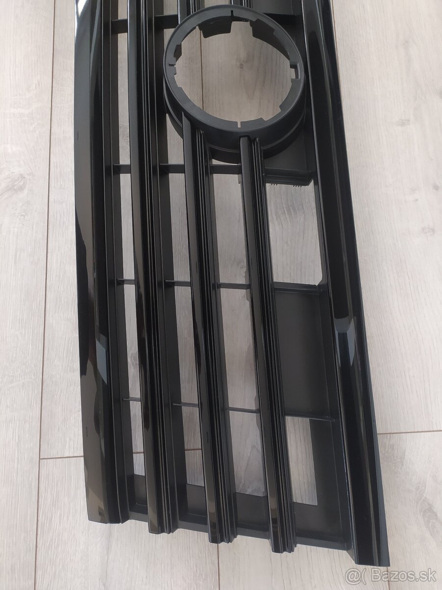 VW Touareg 3 III 760 maska čierna RLine, ostrekovačov svetla - 10