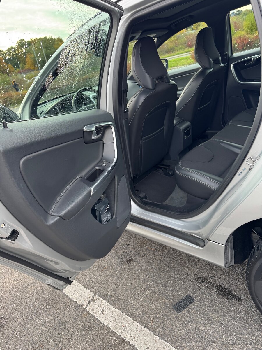 Volvo XC 60 rok výroby 2015 - 10