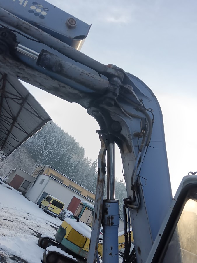 Hitachi EX75UR - 10