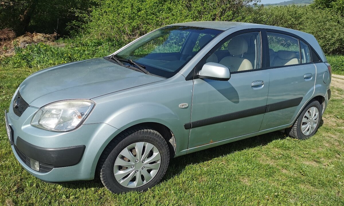 Kia Rio - 10
