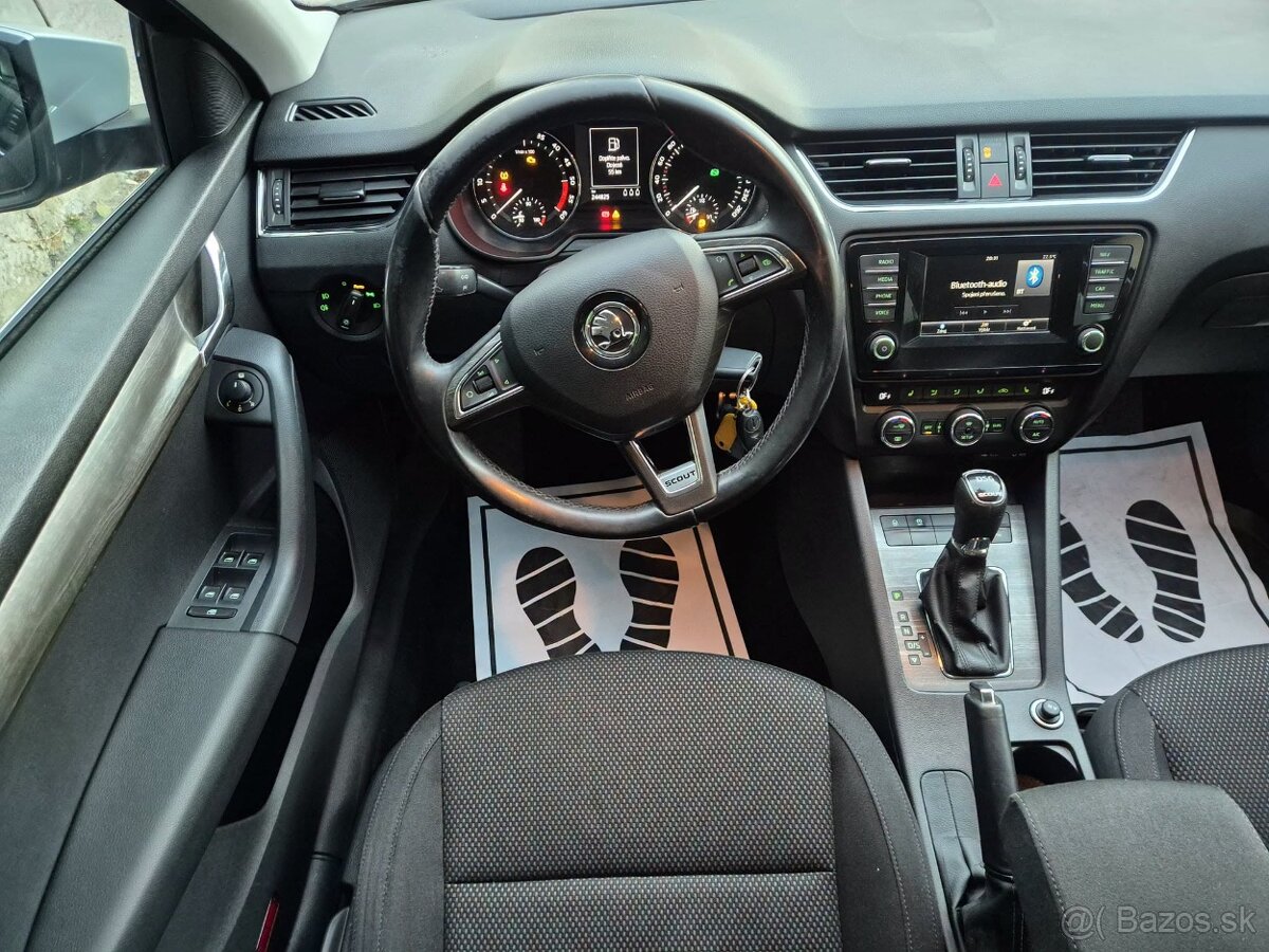 ŠKODA OCTAVIA III COMBI SCOUT 4x4 DSG - 10