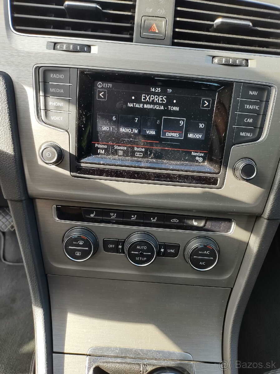 Auto VW Golf 7 combi - 10