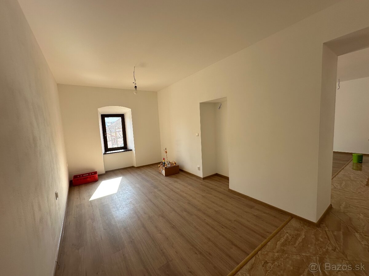 Prenajmem piestor/kanceláriu - 10