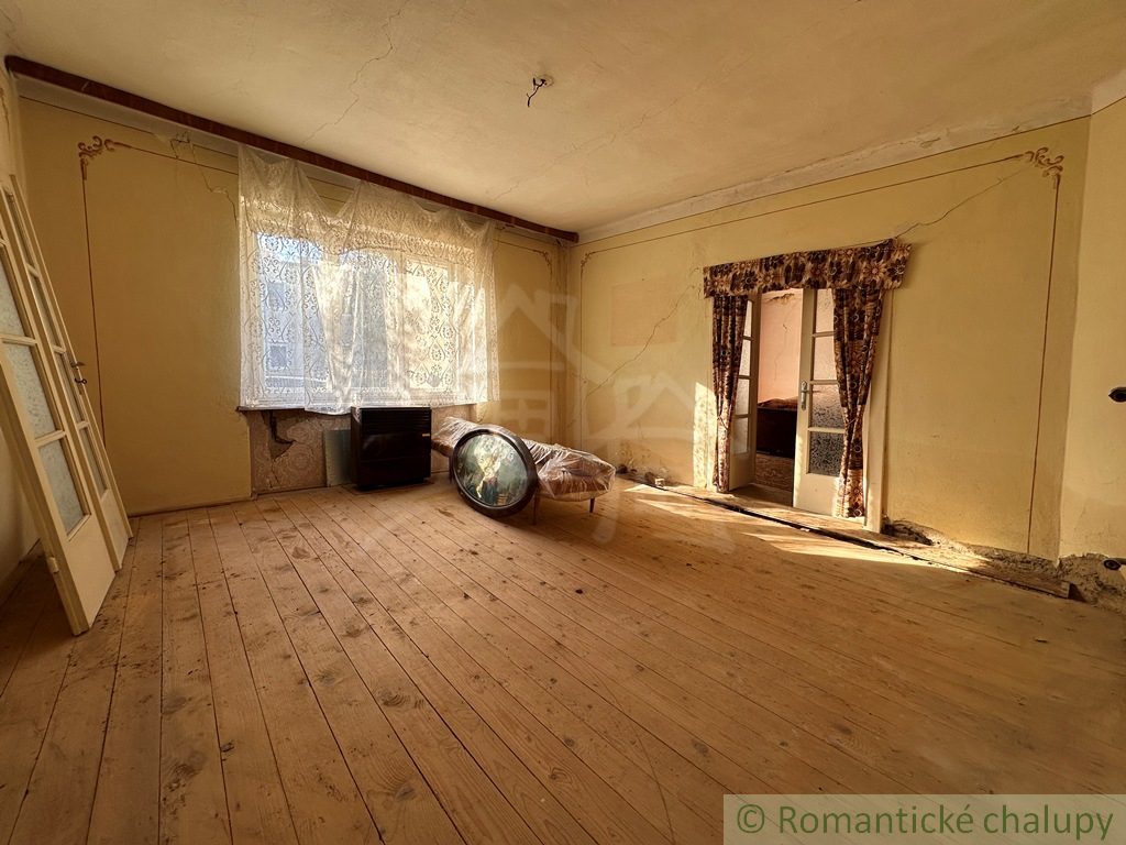 Rodinný dom v pokojnej vinárskej obci Rúbaň – ideálny na r - 10