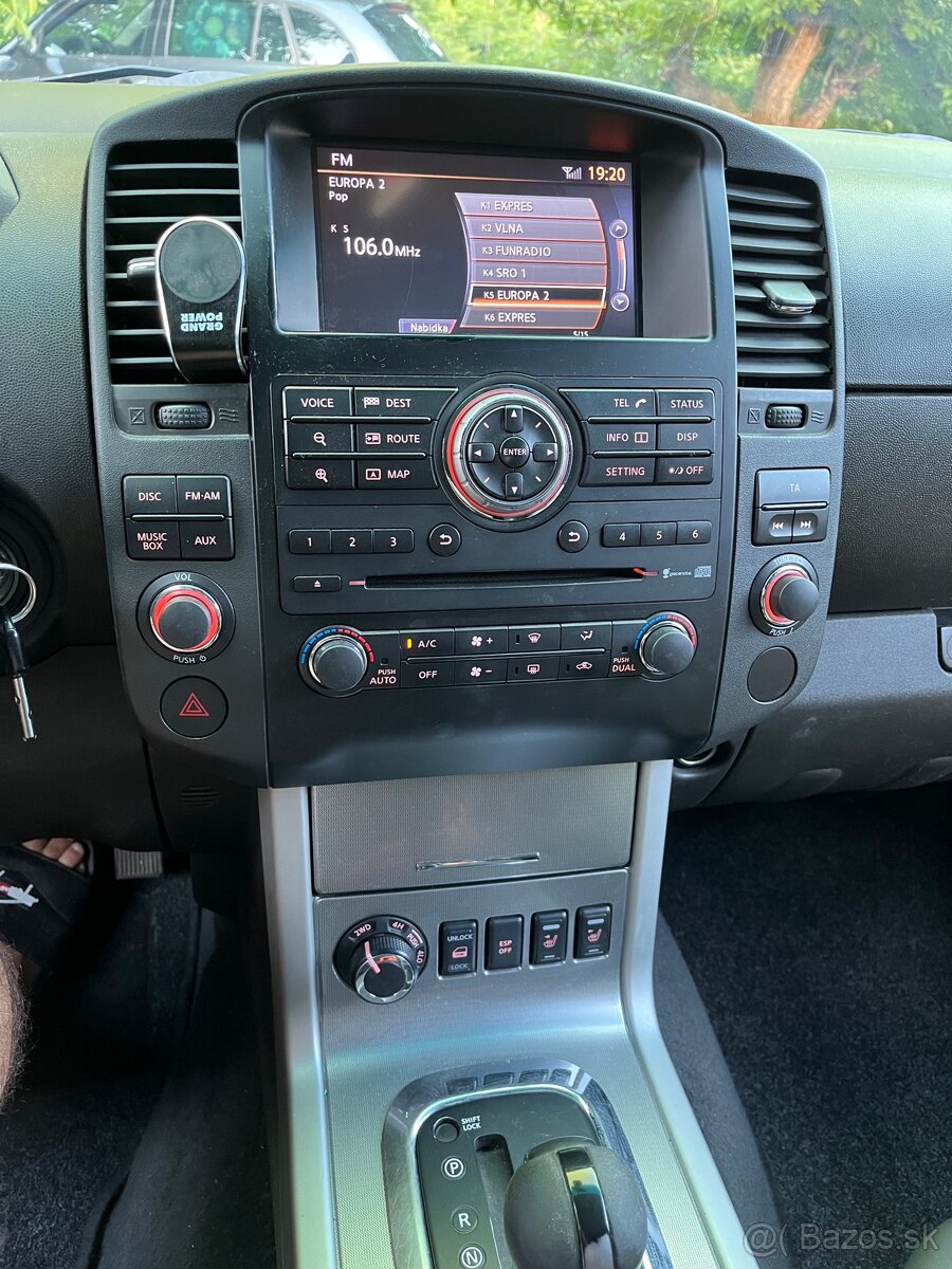 Nissan Navara DoubleCab 3.0 V6 Platinum - 10