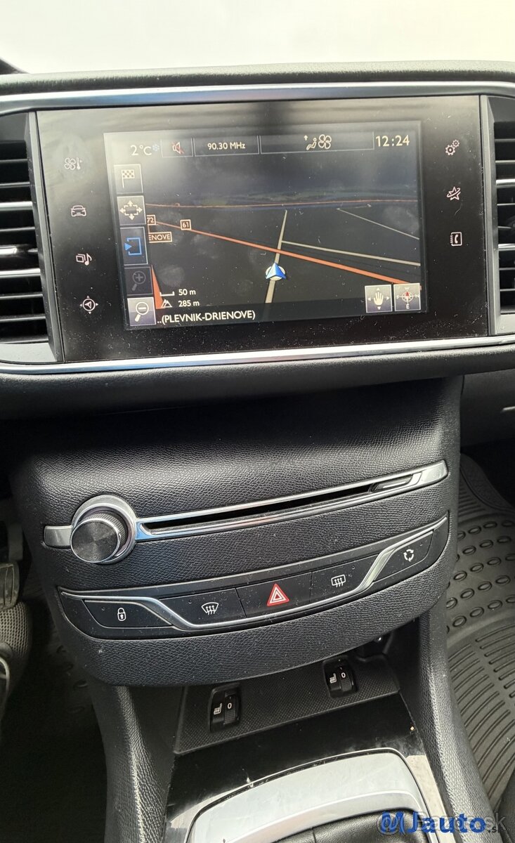 Peugeot 308 1.2i Možná výmena/leasing/úver - 10