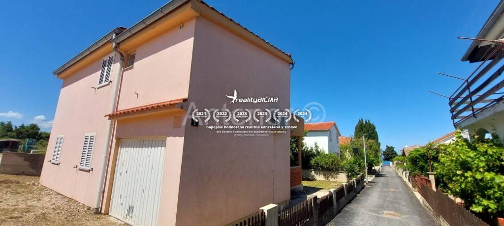 VRSI/ZUKVE - 3 bytové jednotky - 100 m od mora - 10