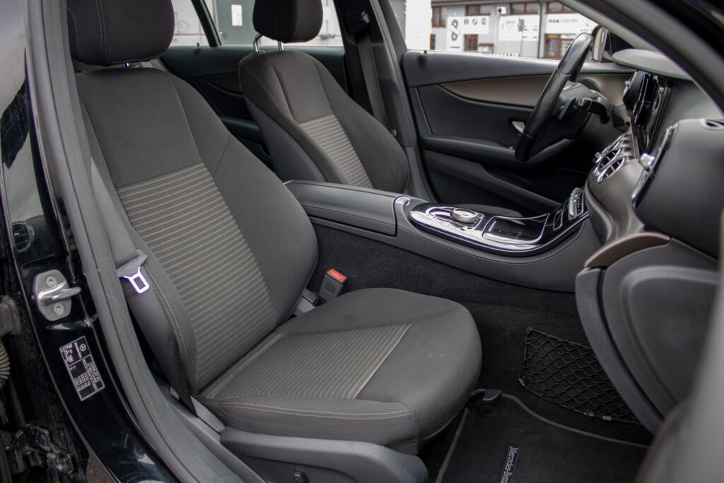 Mercedes Benz E220d - 10