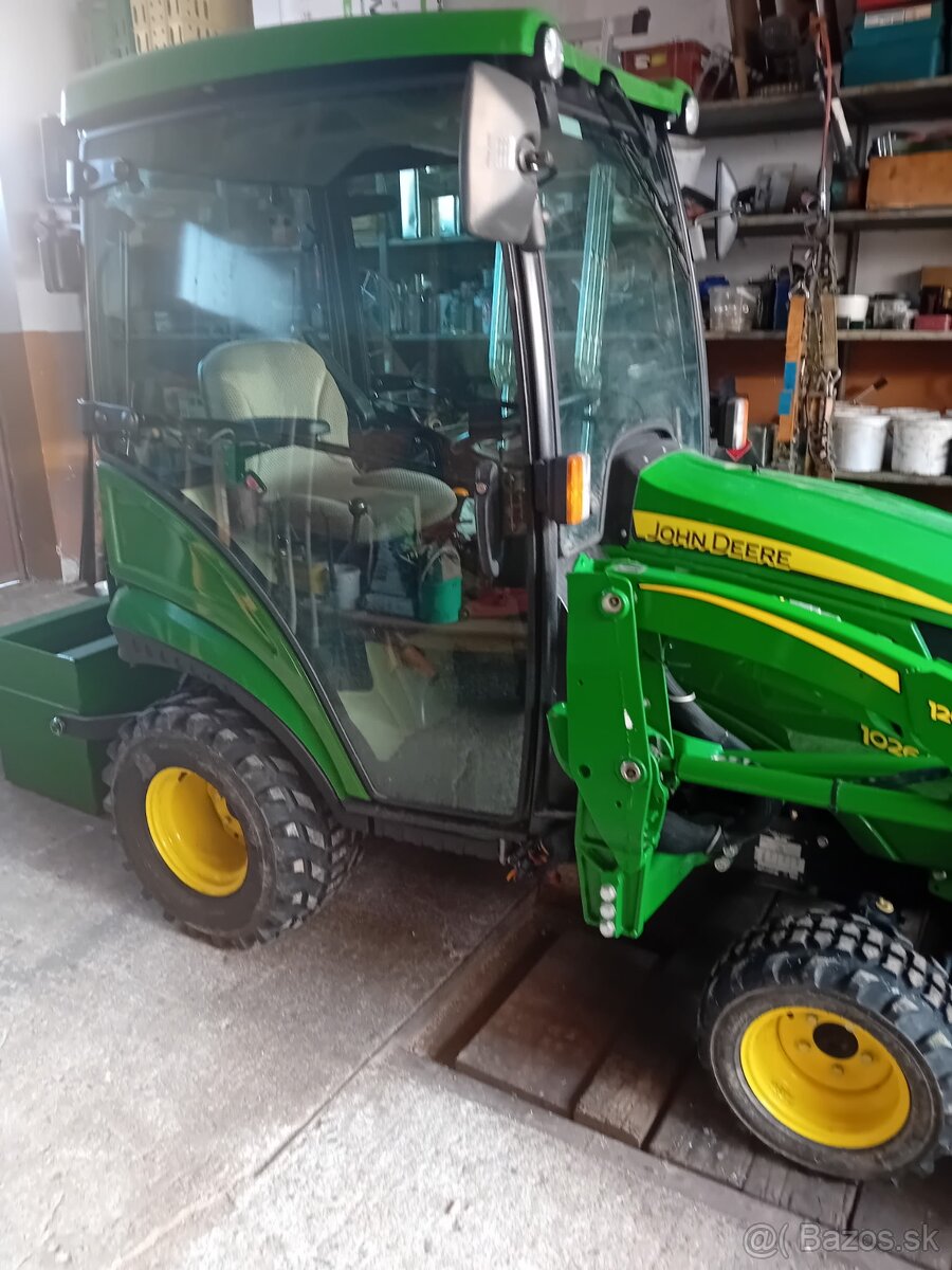 Traktor john deere 1026 - 10