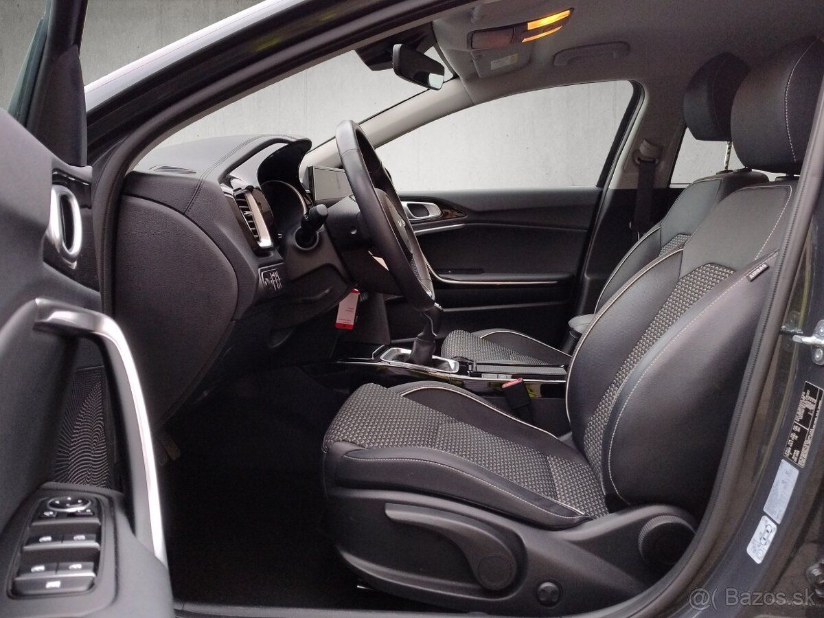 Kia XCeed 1.5 T-GDi M6 GOLD - 10