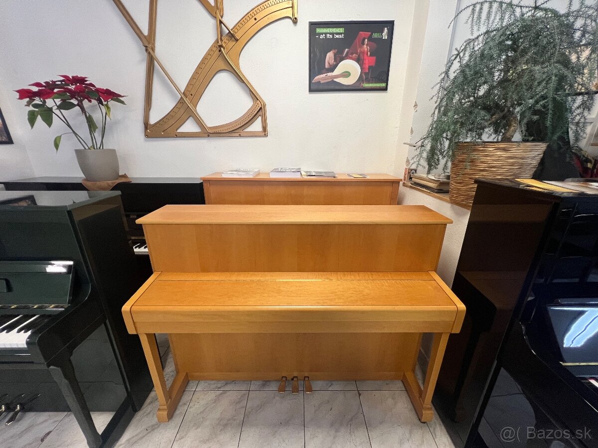 Anglická Yamaha P110N v záruce, včetně klavírní židle. - 10