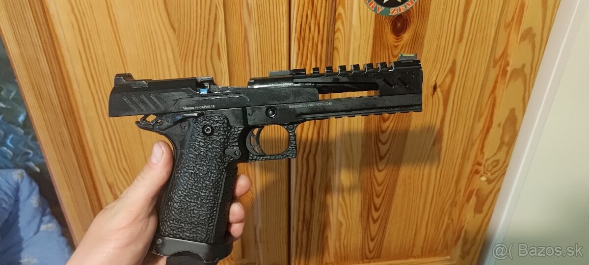 AK-47,AK 74U, hi-capa, výstroj - 10