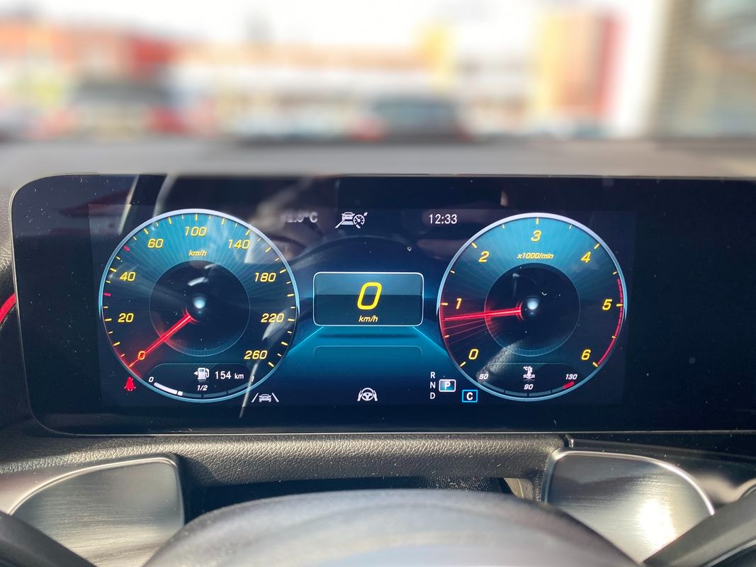 Mercedes-Benz GLB 220d 140kW 4Matic AT/9 AMG Line 7-Miest - 10