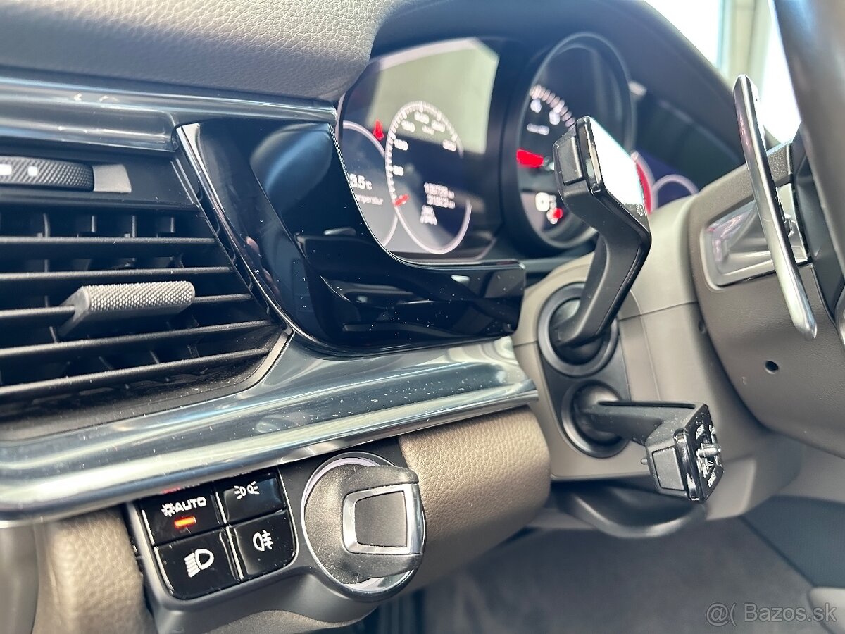 Porsche Panamera 4 - 10