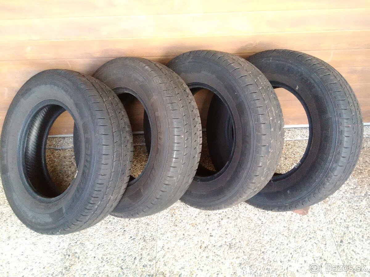 Predám letné pneu 215/75 r16c - 10