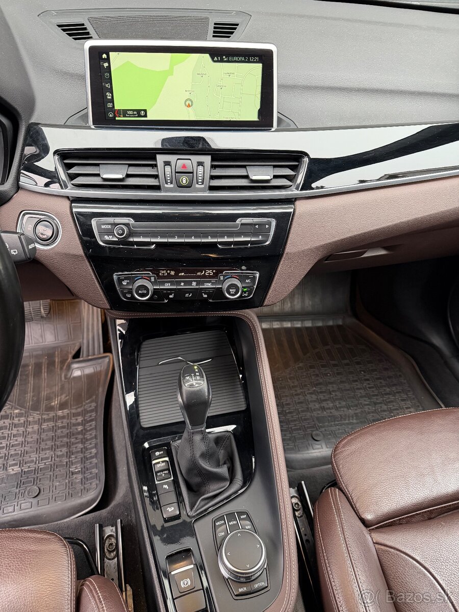 X1 xDrive 20d M Sport A/T full vybava - 10