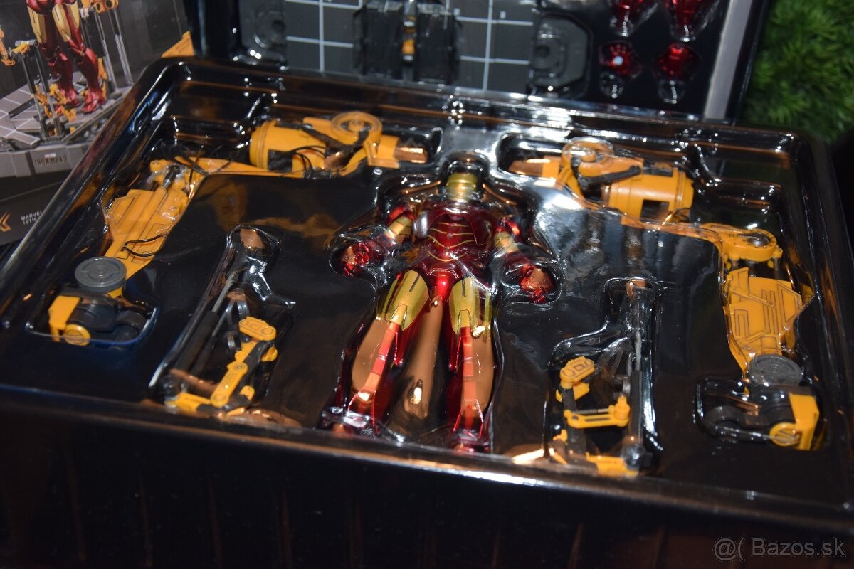 Iron Man Figurka LED - 10