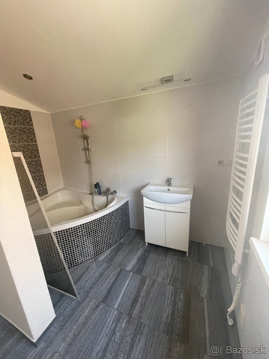 MH214 –Zľava 5000,-€ Na predaj rodinný dom v Komárne - 10