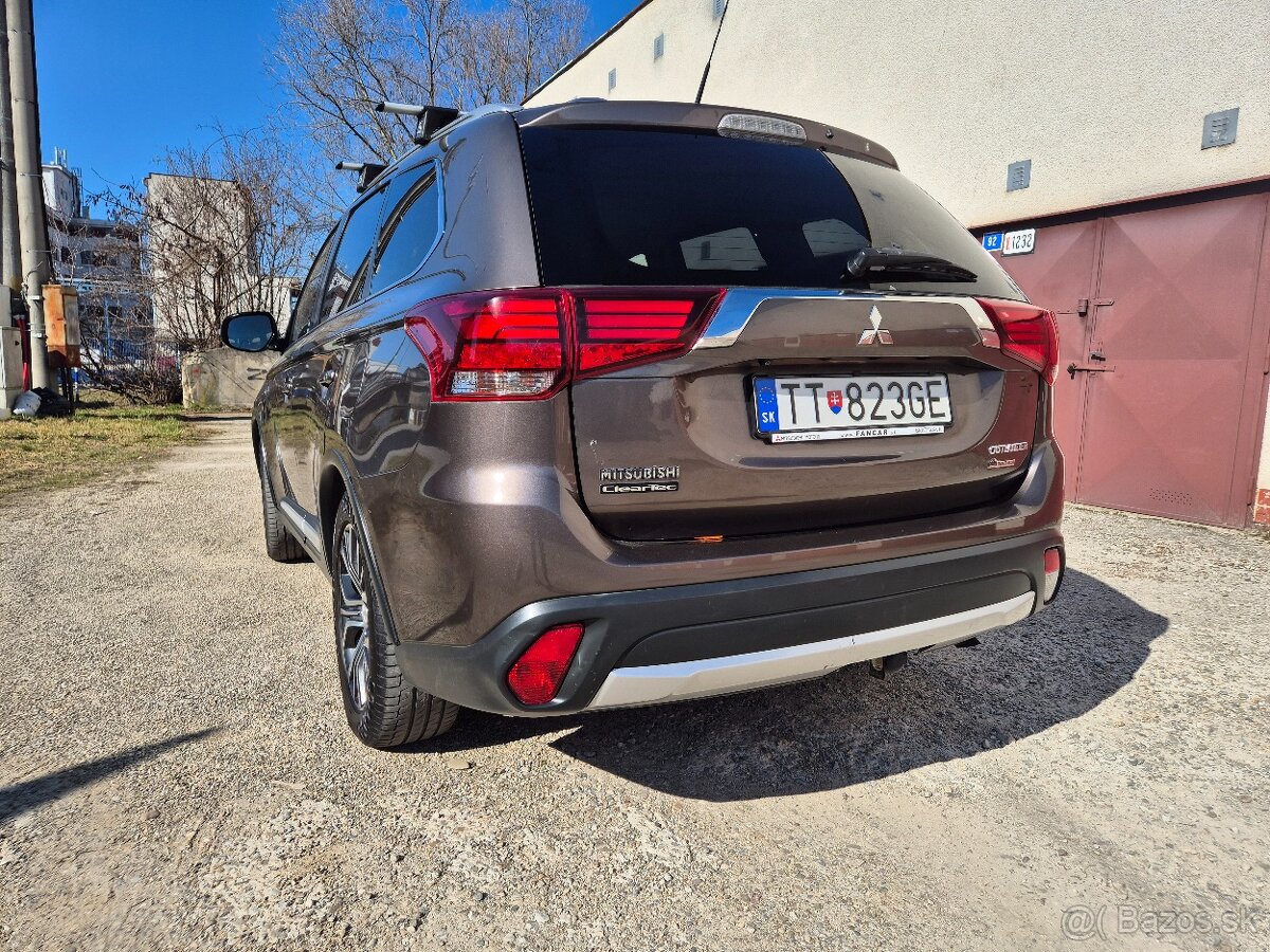 Mitsubishi Outlander 2.2D 4x4 7.miest - 10
