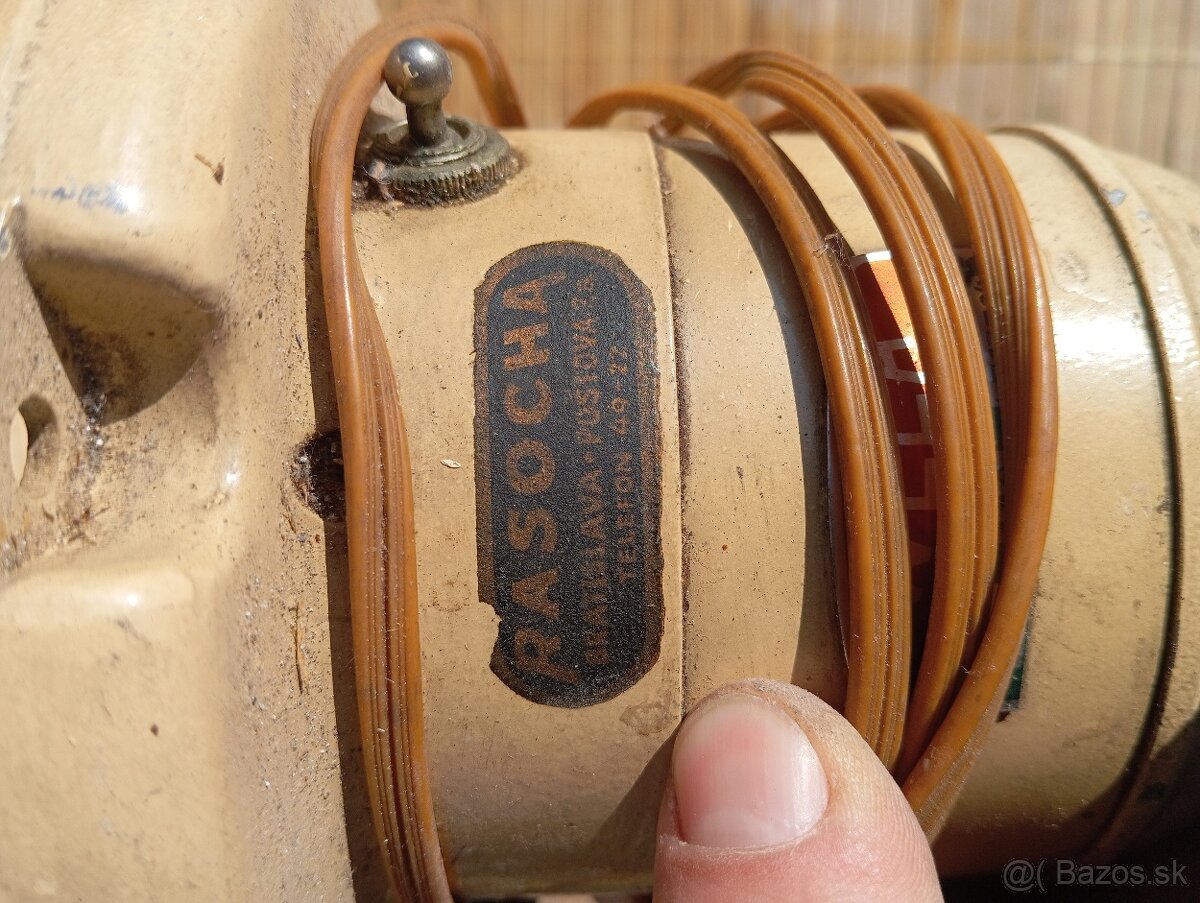 Predám veľmi starý elektrický mlynček na kávu - 10