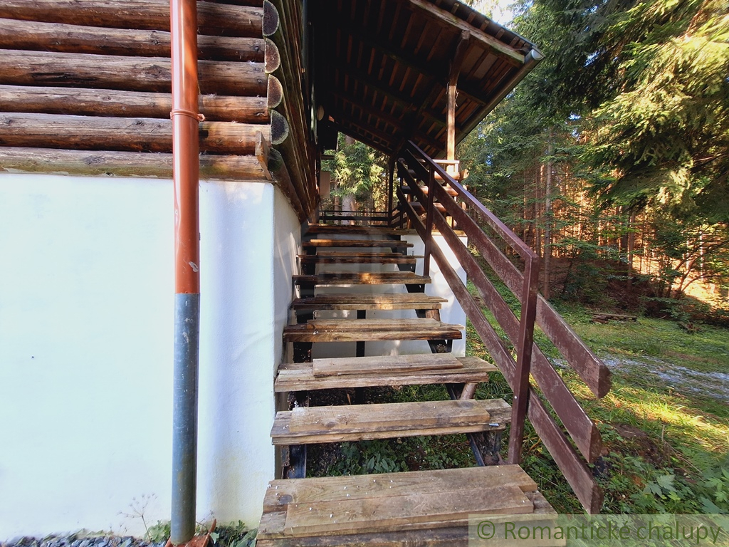 Útulná chata v tichom lesíku pri obci Olešná - 10