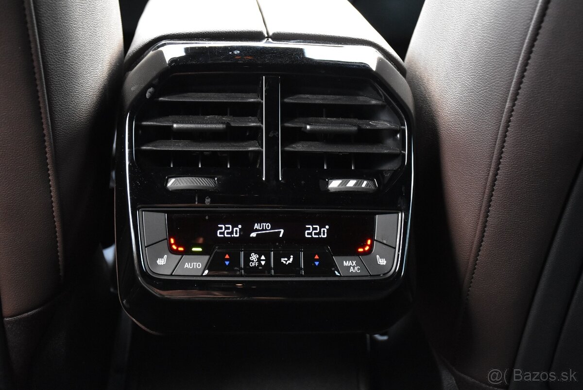 BMW iX xDrive40 FULL VÝBAVA SR ZÁRUKA 12_000_KM_DPH_2024 - 10