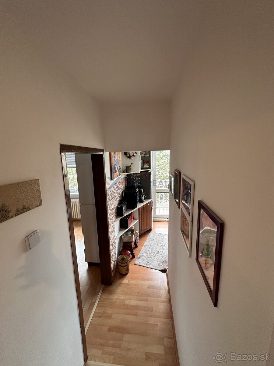 Na predaj 3-izbový byt vo Vrakúni s dvoma balkónmi - 10