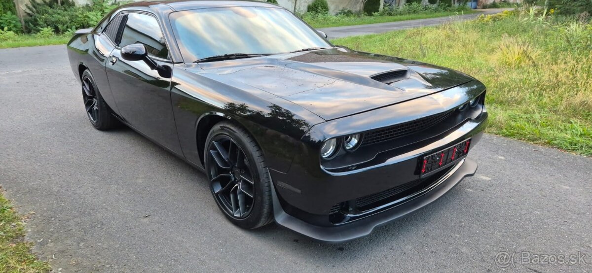 DODGE CHALLENGER 5,7 Hemi 2019 33 000 km - 10