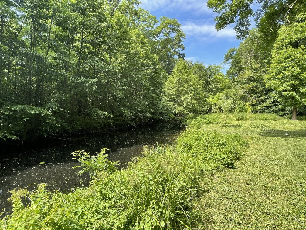 Záhrada s chatou, krásne prostredie pri potoku, studňa, ele. - 10