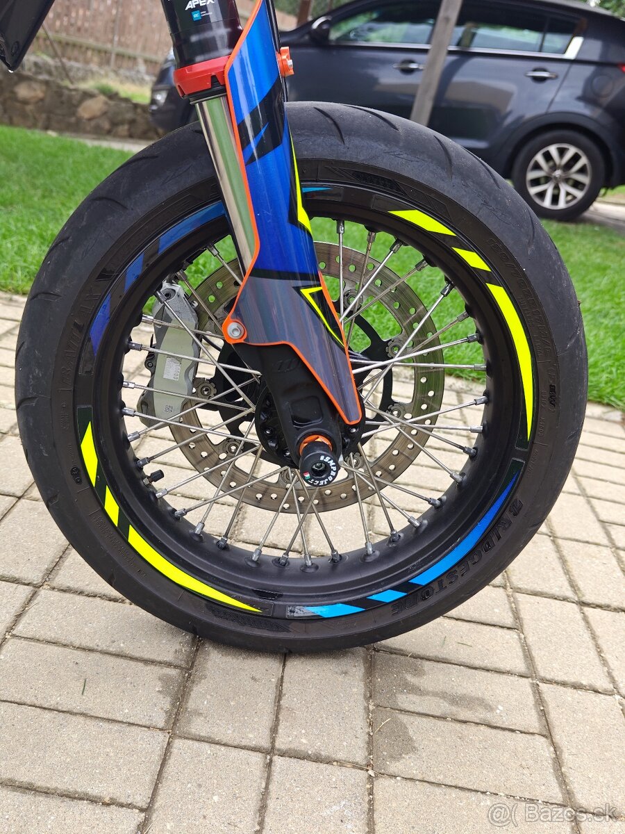 KTM 690 SMC R 2022 - 10