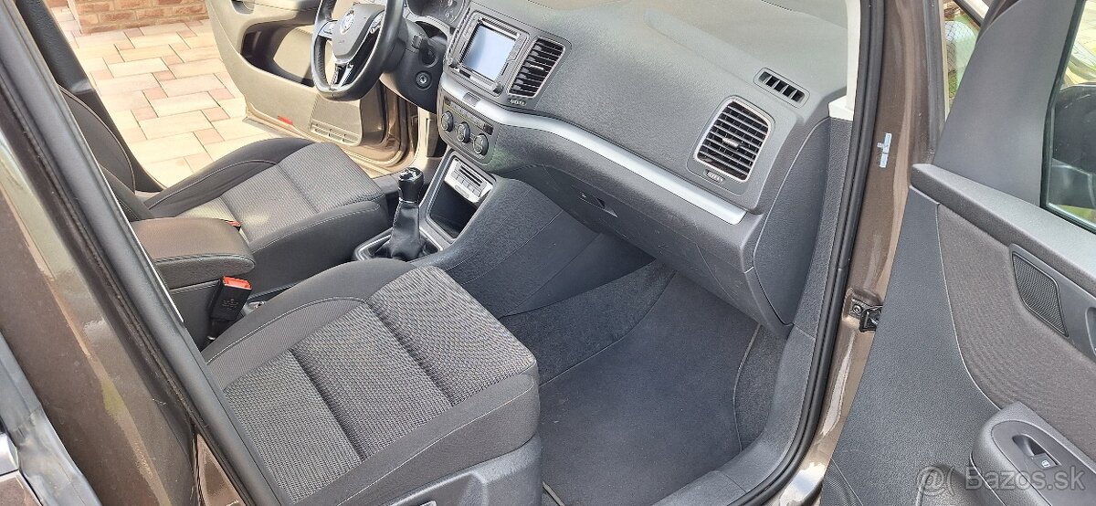 Volkswagen sharan 2.0 TDI 7-miestny - 10
