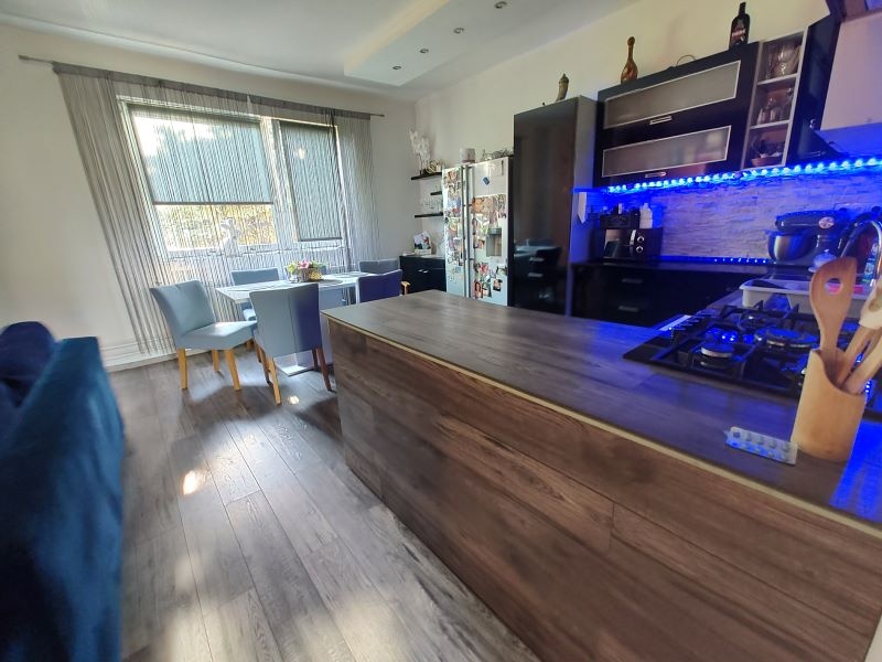 Na predaj rodinný dom po rekonštrukcii - 10