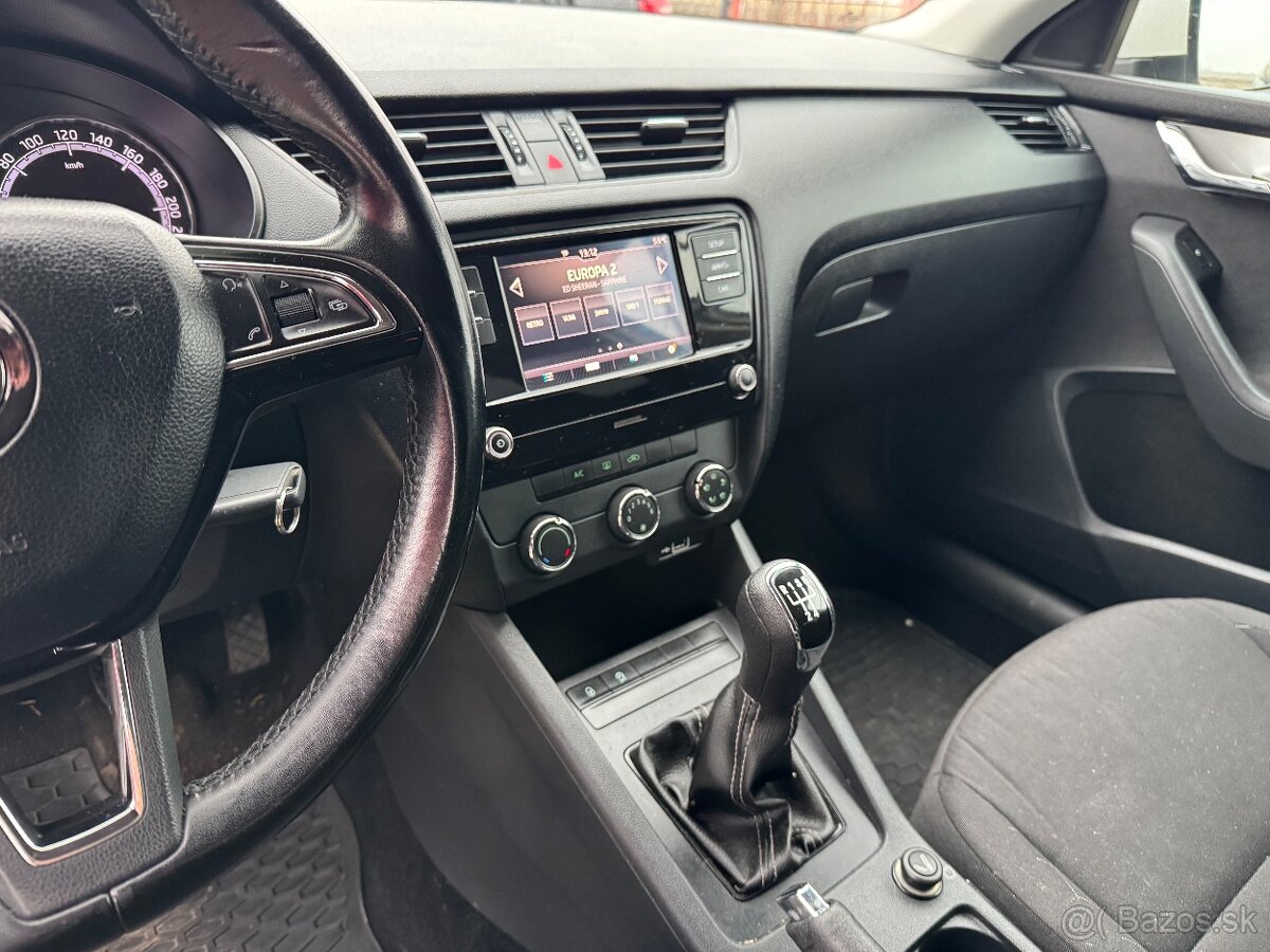 Škoda octavia 1.6tdi - 10