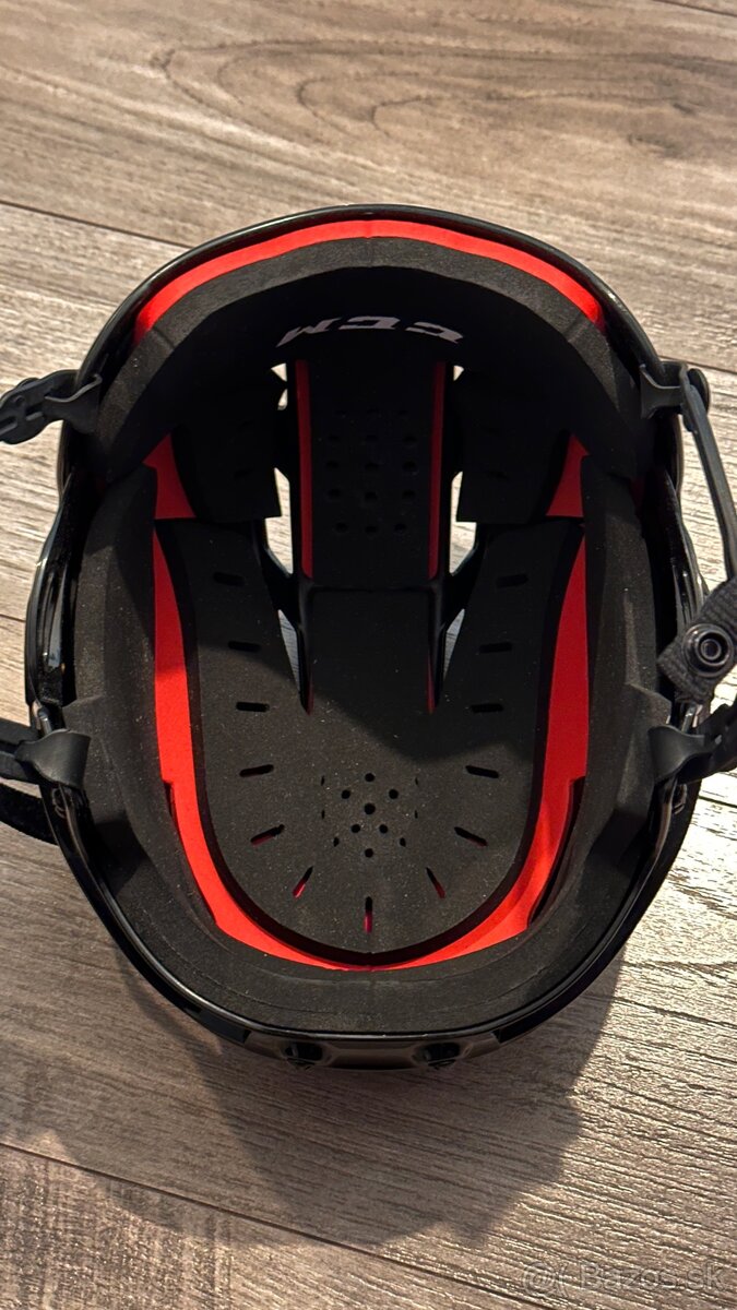 Hokejová výstroj CCM - 10