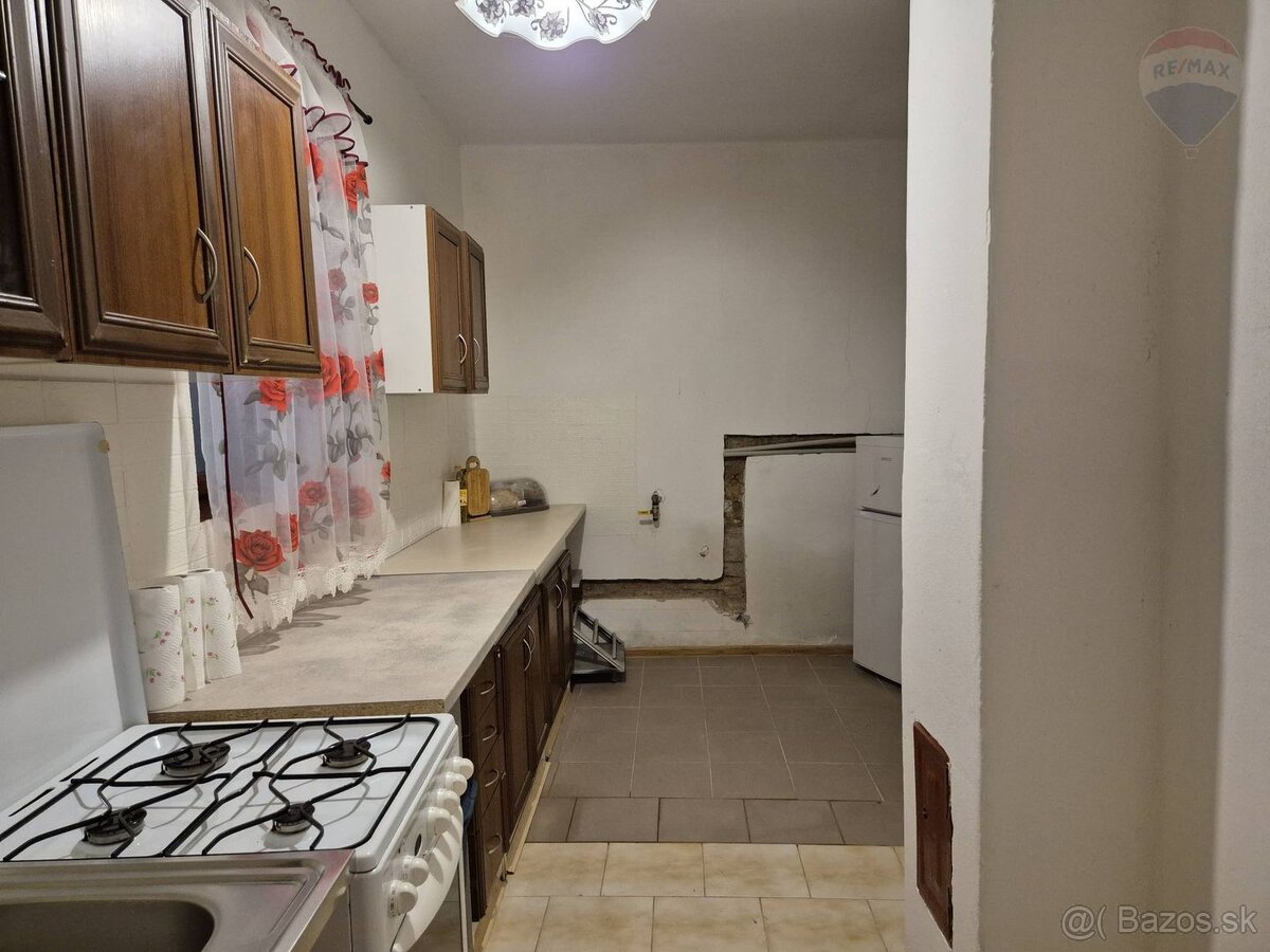 3-izbový RD na 34-árovom pozemku v Šarovciach - 10