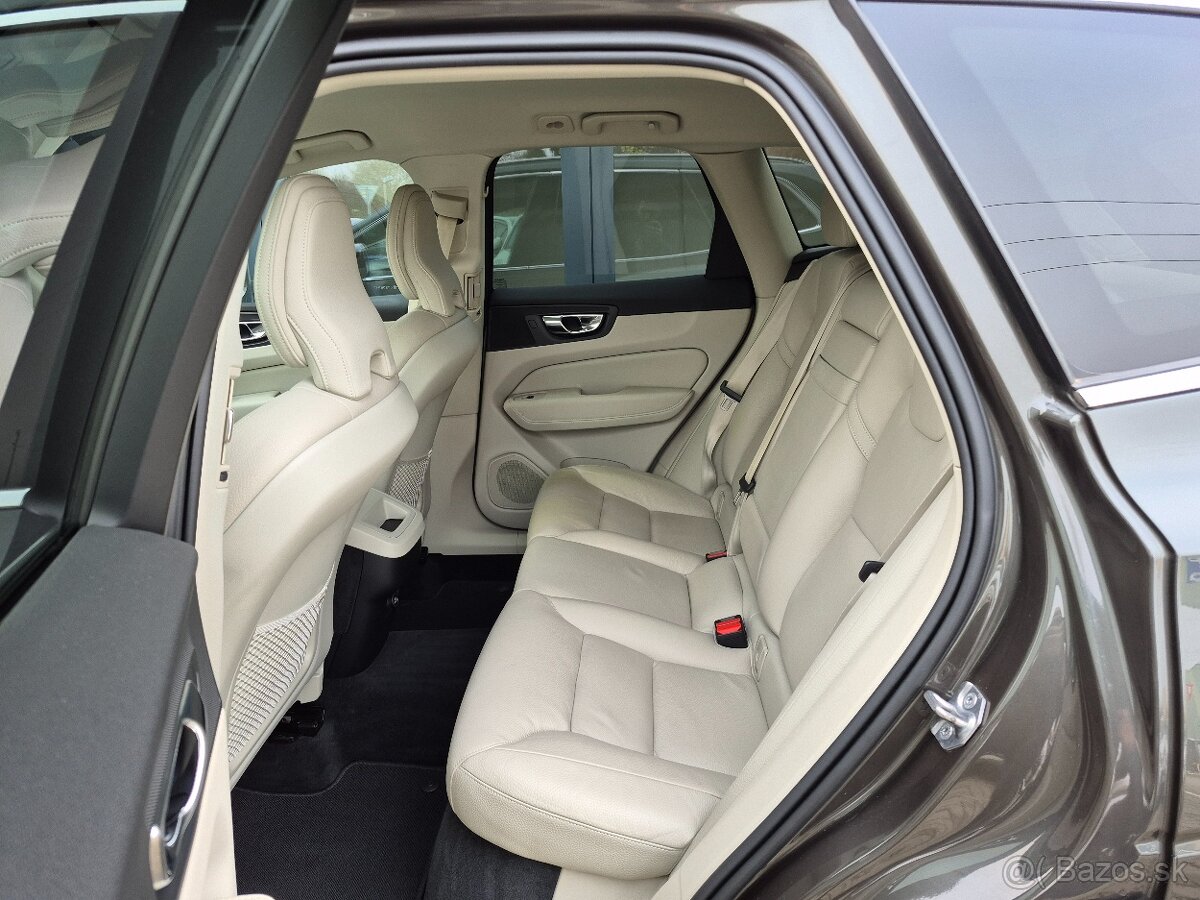 Volvo XC60 B4 Inscription AWD A/T - 10