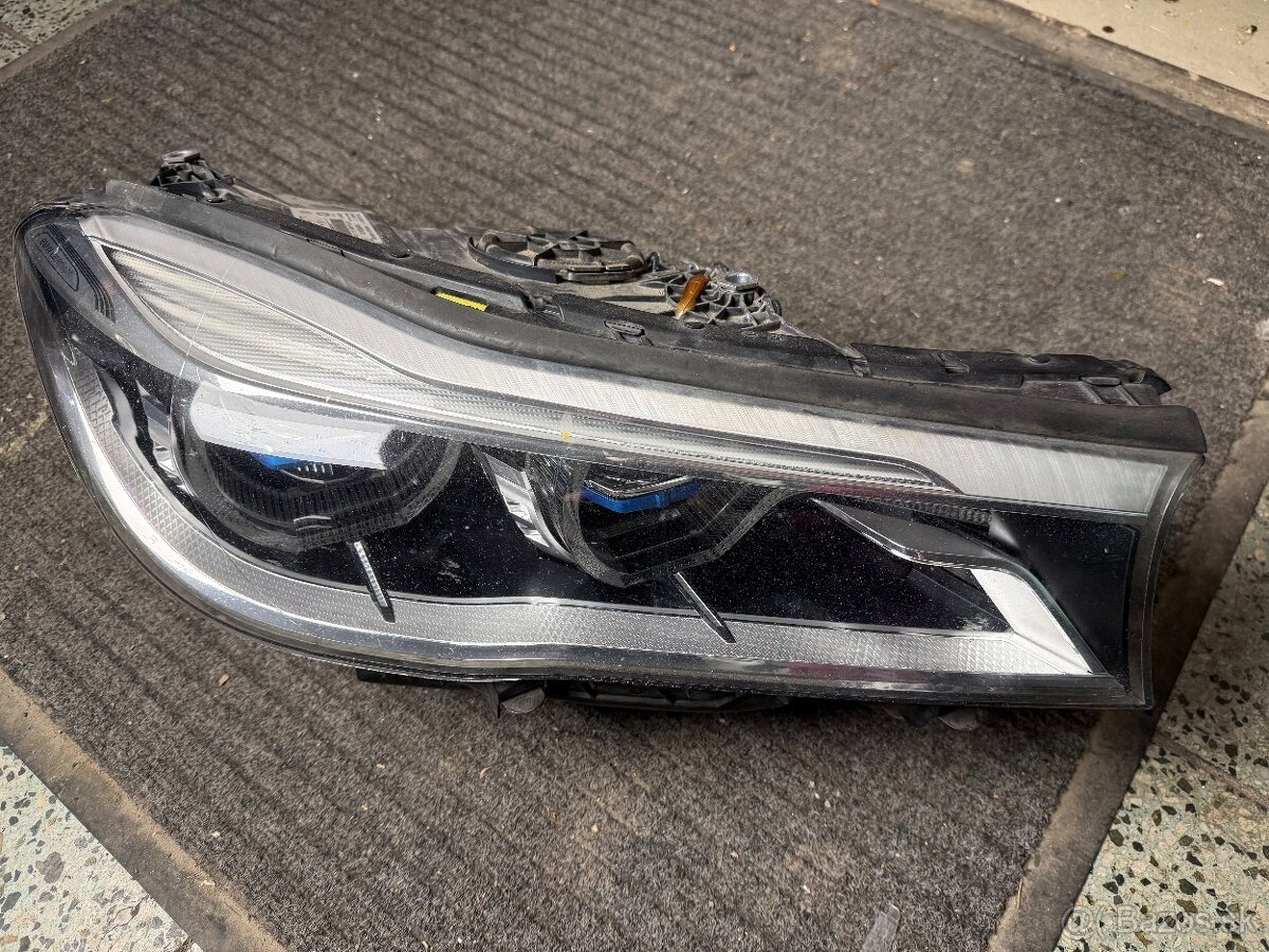 svetlo a nahradne diely - 10